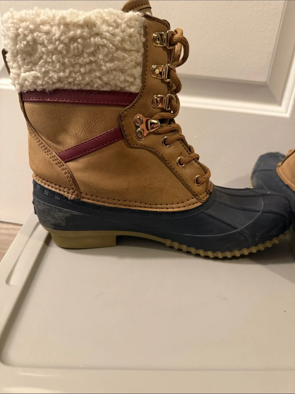 Tommy Hilfiger Tan & Navy Sherpa-Lined Duck Boots